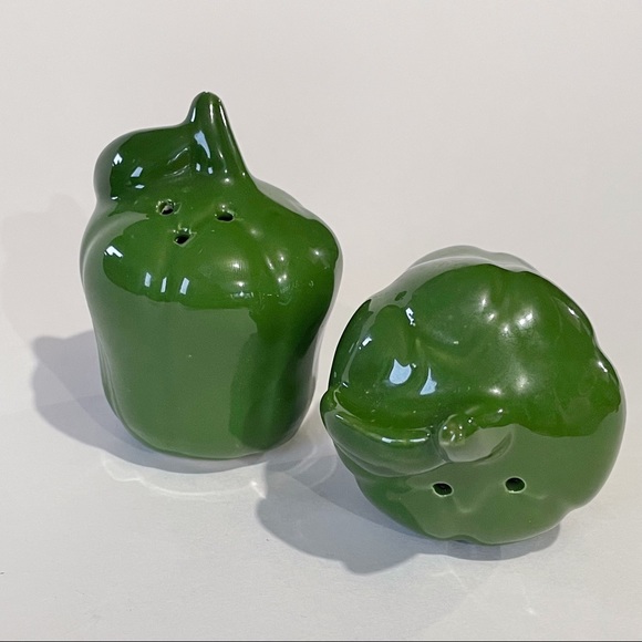 Vintage Green Bell Pepper Salt And Pepper Shakers Shaker Set Vtg Kitchen - Picture 2 of 6